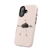 画像をギャラリービューアに読み込む, スマホケース MagSafe Phone Case「La Vie Est Belle」
