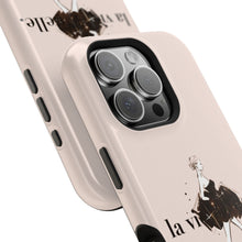 画像をギャラリービューアに読み込む, スマホケース MagSafe Phone Case「La Vie Est Belle」
