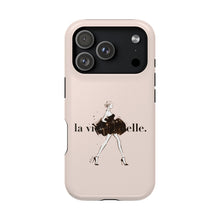 画像をギャラリービューアに読み込む, スマホケース MagSafe Phone Case「La Vie Est Belle」
